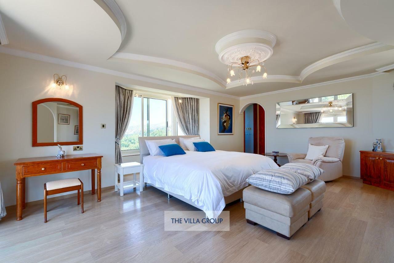 Victorias Villa *